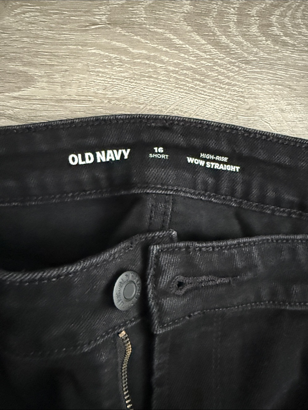 Old Navy Women’s High Rise WOW Straight Ankle Jeans, Size 16 Short, Black - Picture 2 of 10